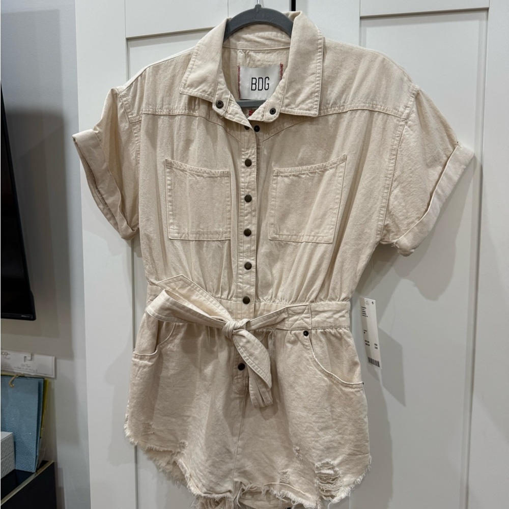 NWT BDG UO Urban Outfitters size M Cream Button-Up Romper